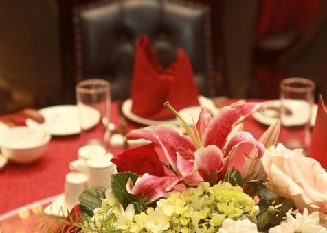 dining, restaurant, table, plate, celebration, event, decoration, wedding, flower on table, wedding decoration, table setting, banquet, glass, elegant, arrangement, brown restaurant, brown wedding, brown event